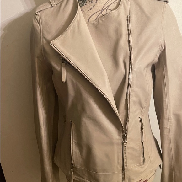 Elegant Cream Leather Jacket for Women - Picture 8 of 15